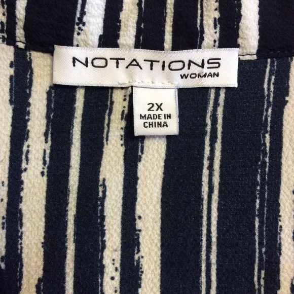 NWOT Beautiful Black & White Stripped Blouse - Picture 4 of 4